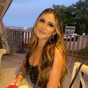 Meet your Posher, Andrea